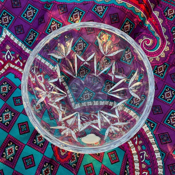 Waterford Crystal 4" bowl with Flower etched pattern - Picture 3 of 6